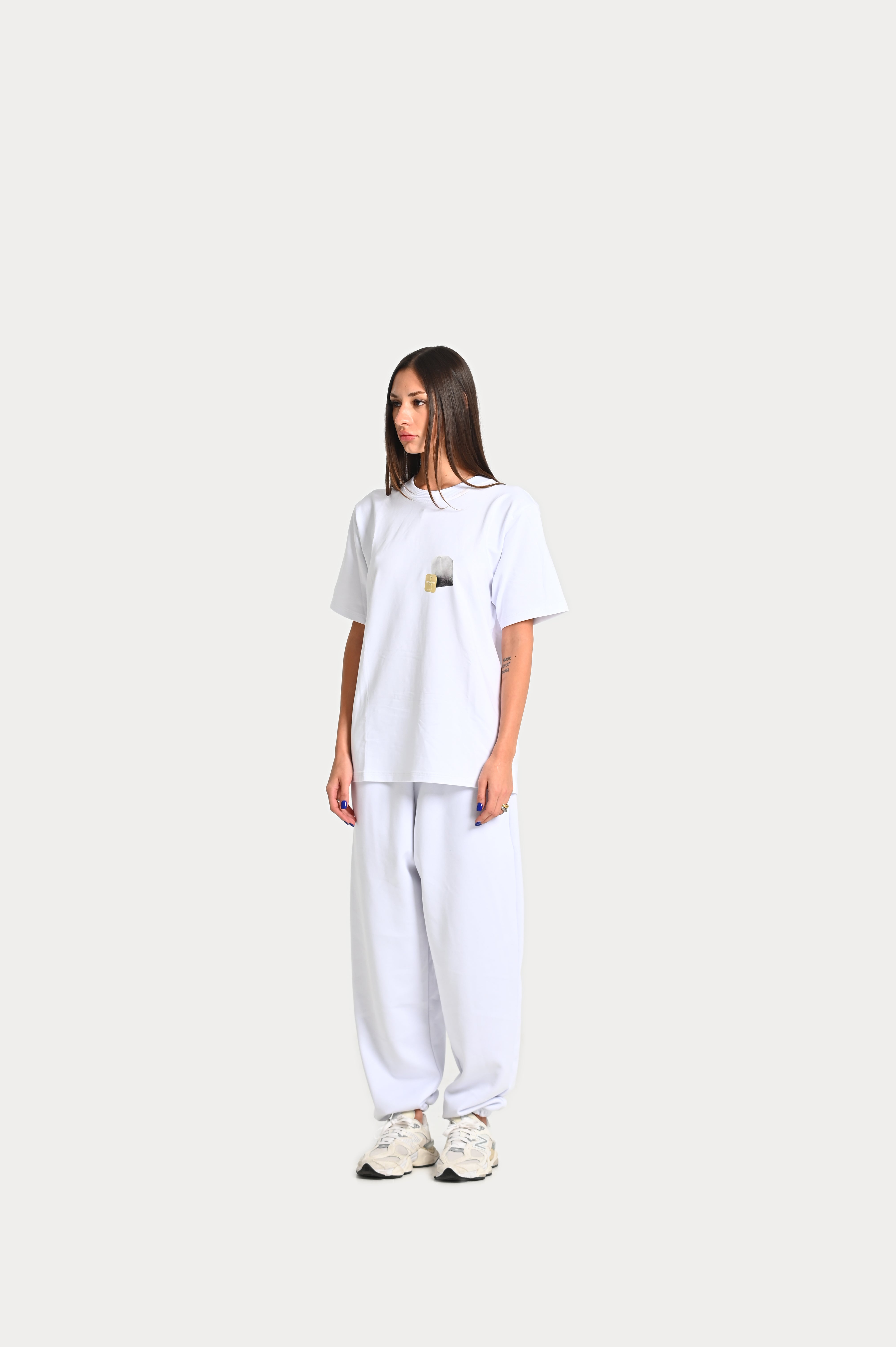 "SPILL THE TEA" T-SHIRT - WHITE