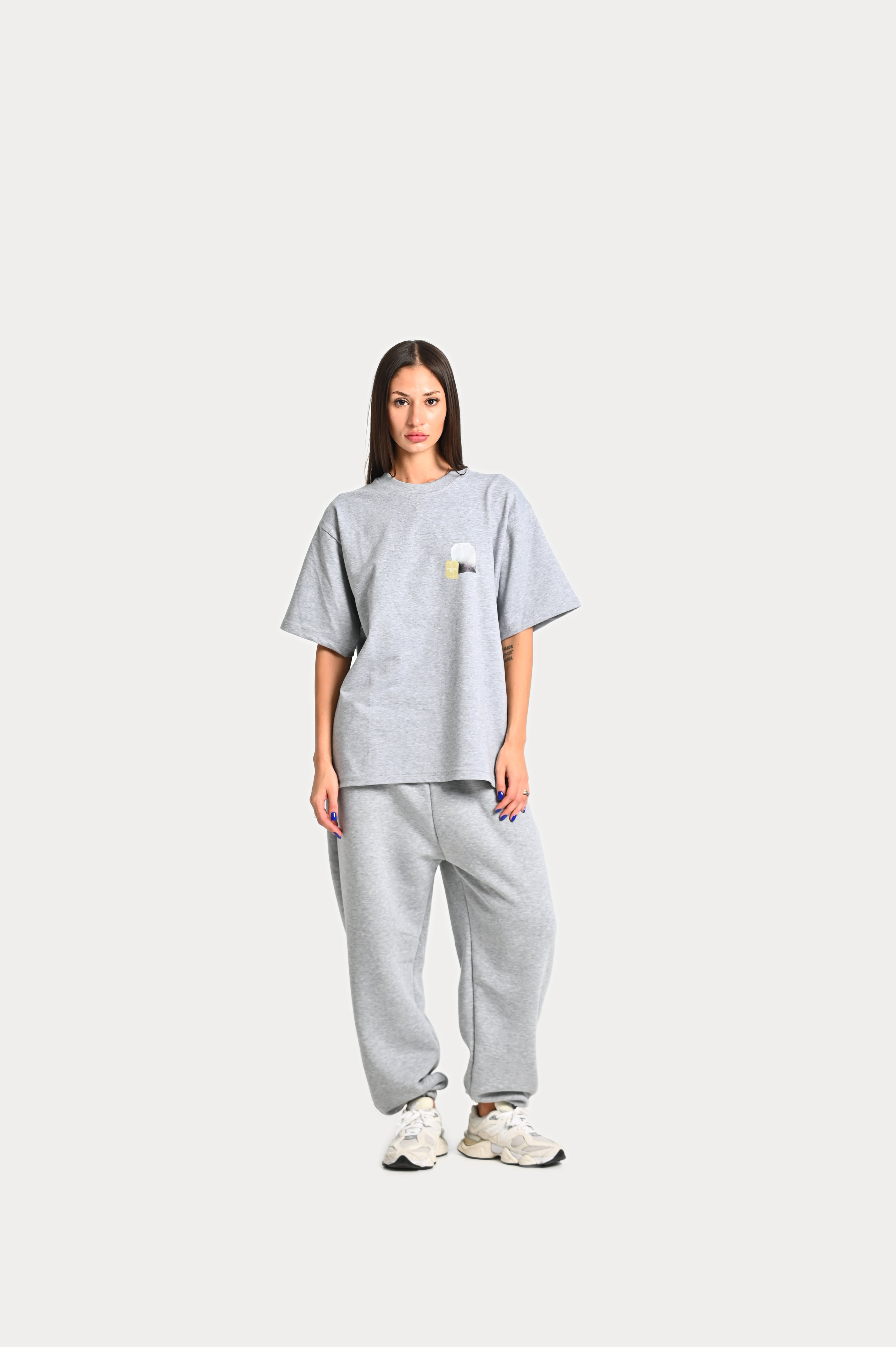 "SPILL THE TEA" T-SHIRT - GREY