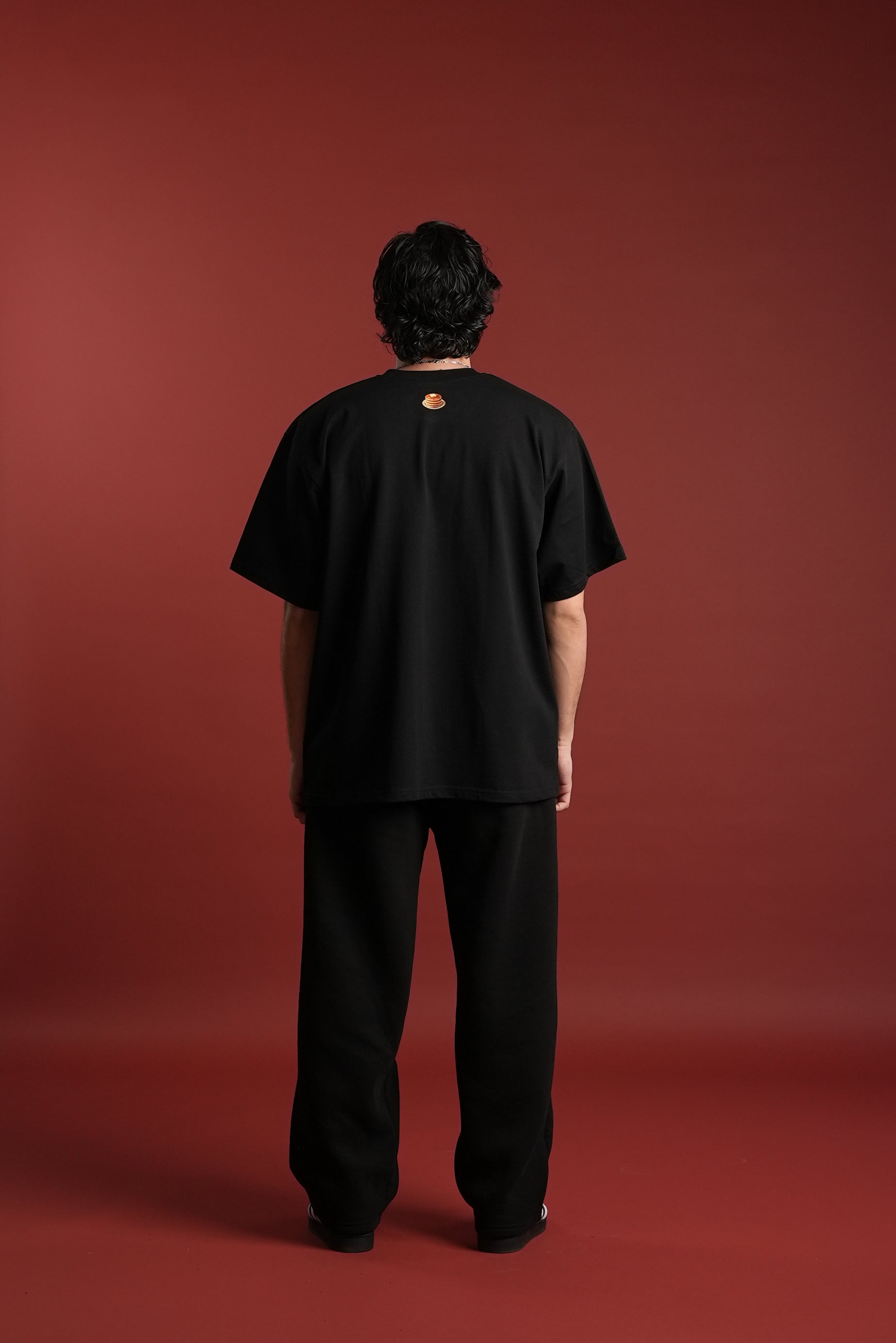 WAITRESS T-SHIRT - BLACK